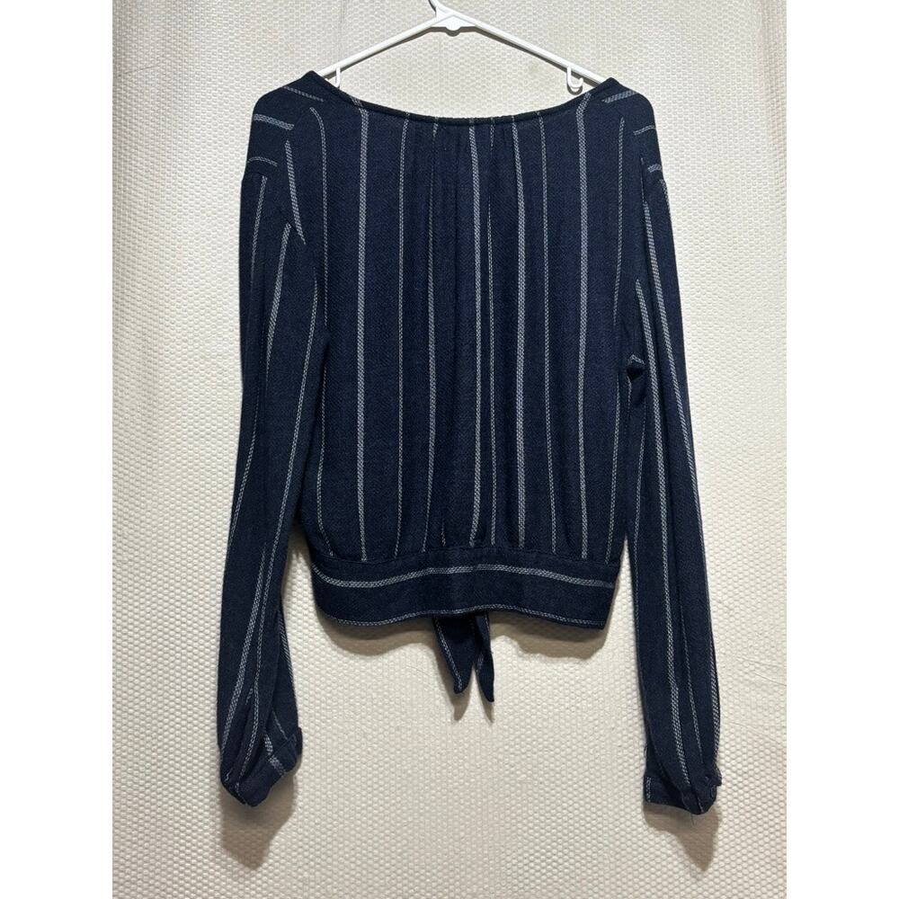 Cloth & Stone Anthropologie Navy Stripe Tie Front Top Size Medium Long Sleeve - Picture 9 of 9